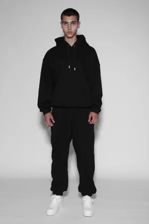 baggy sweatpants