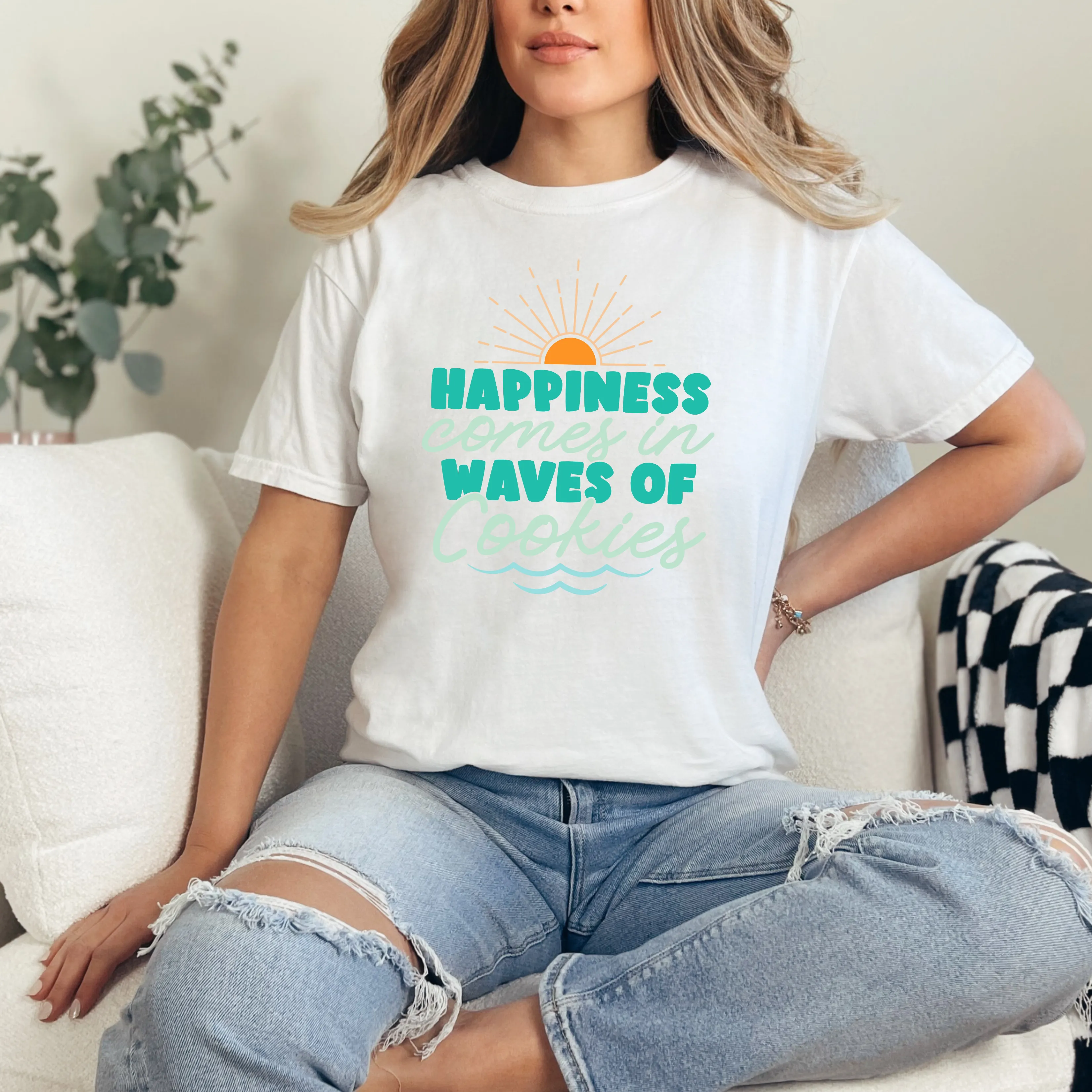Happiness Comes in Waves - T-Shirt