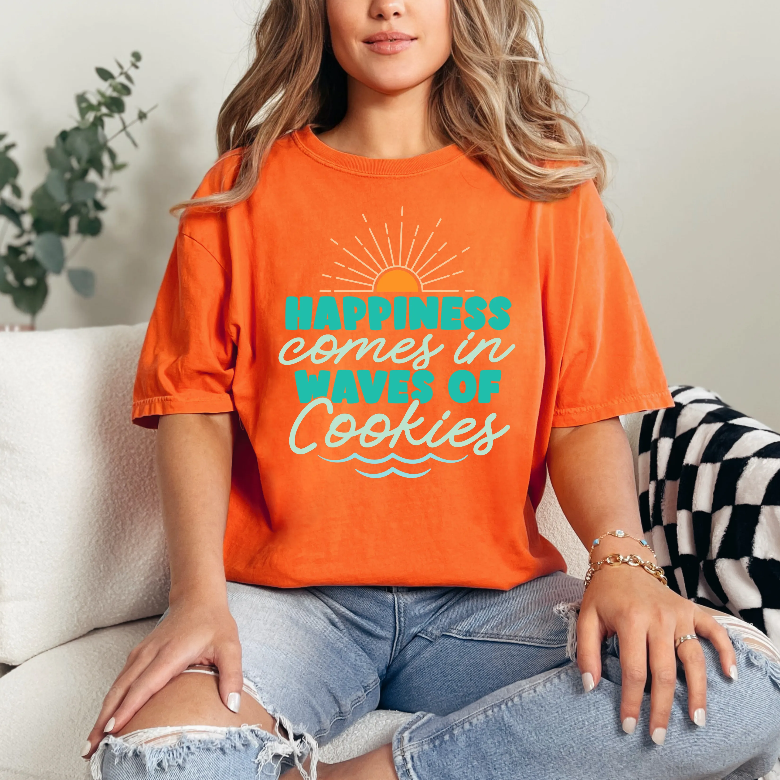Happiness Comes in Waves - T-Shirt