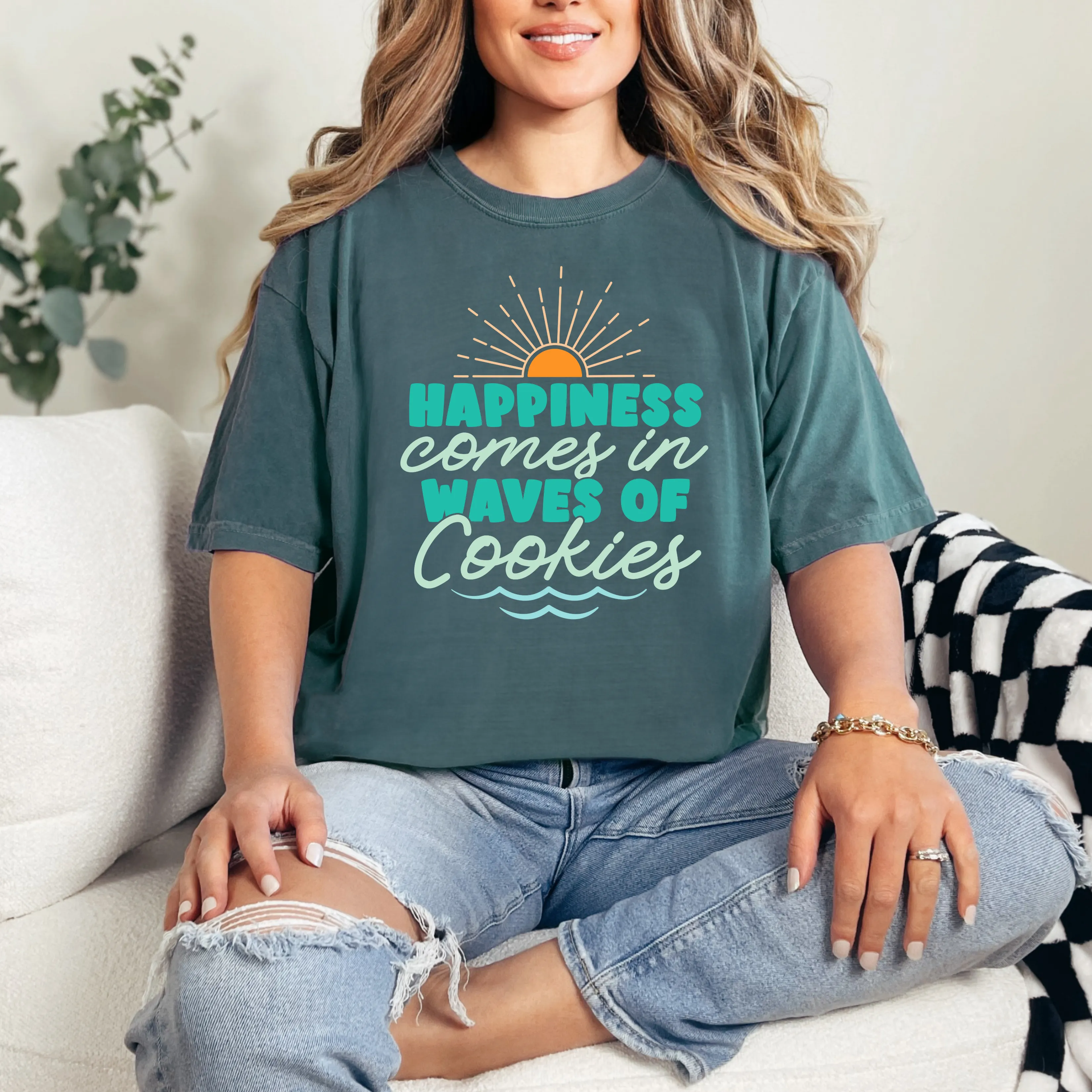 Happiness Comes in Waves - T-Shirt