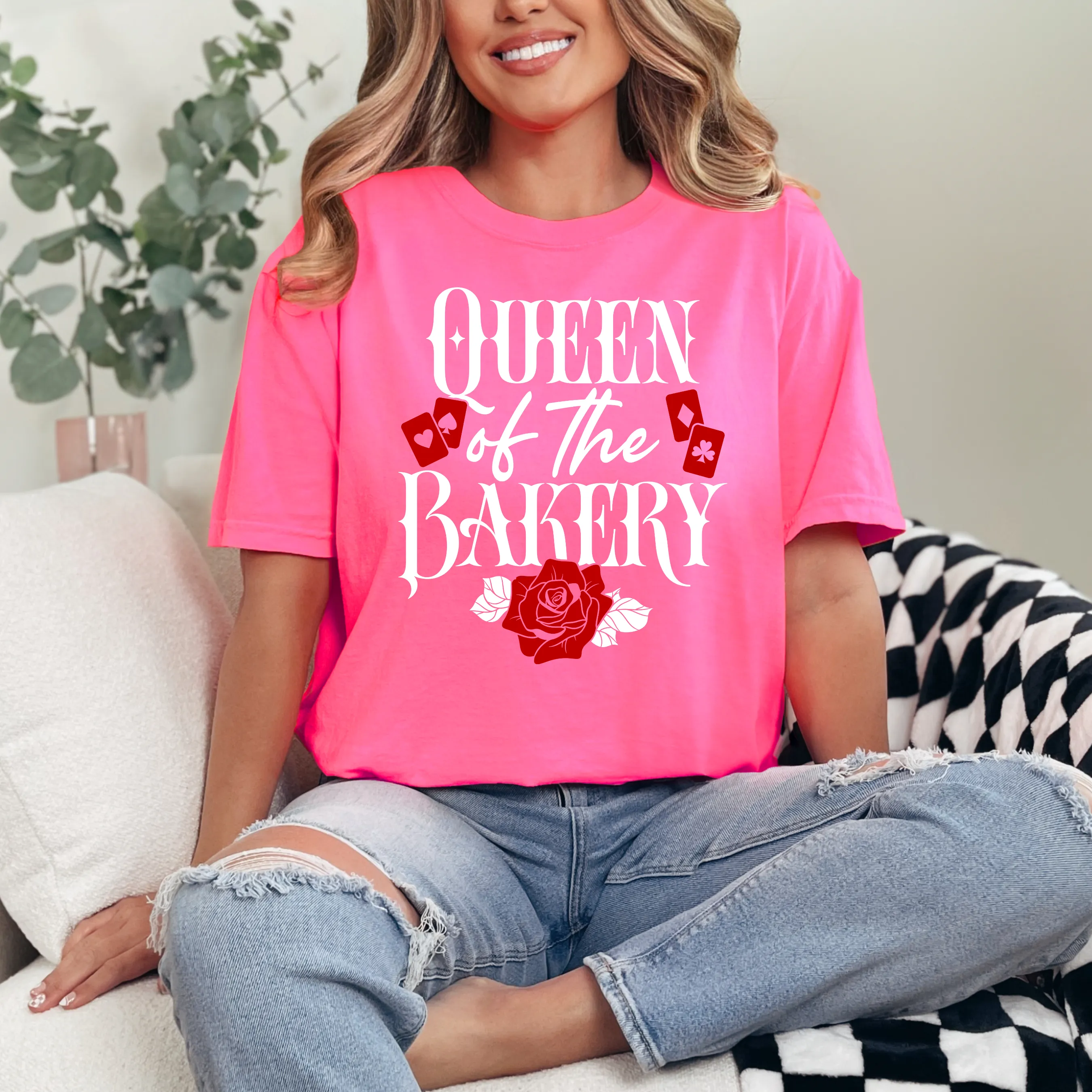 Queen Of The Bakery - T-Shirt