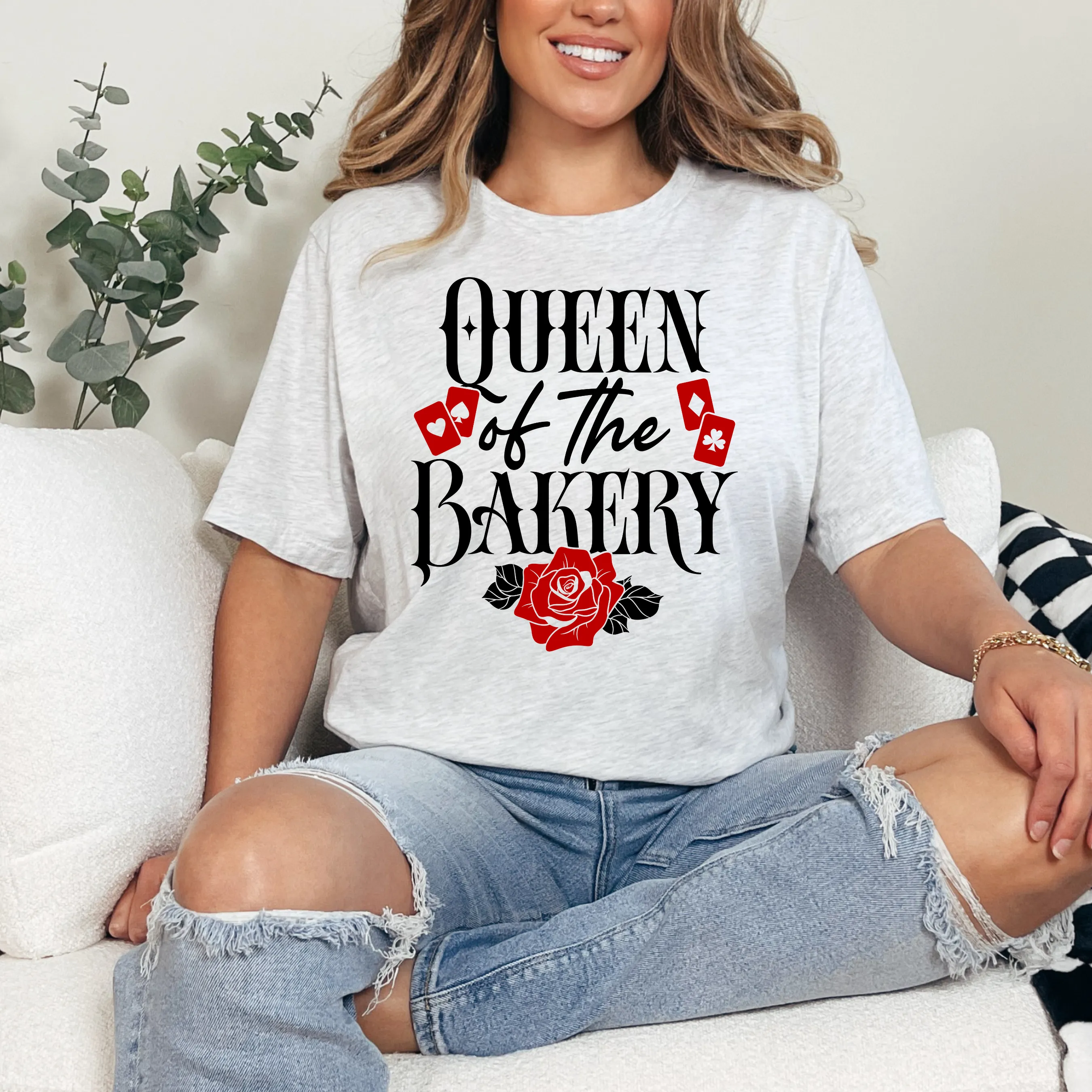 Queen Of The Bakery - T-Shirt