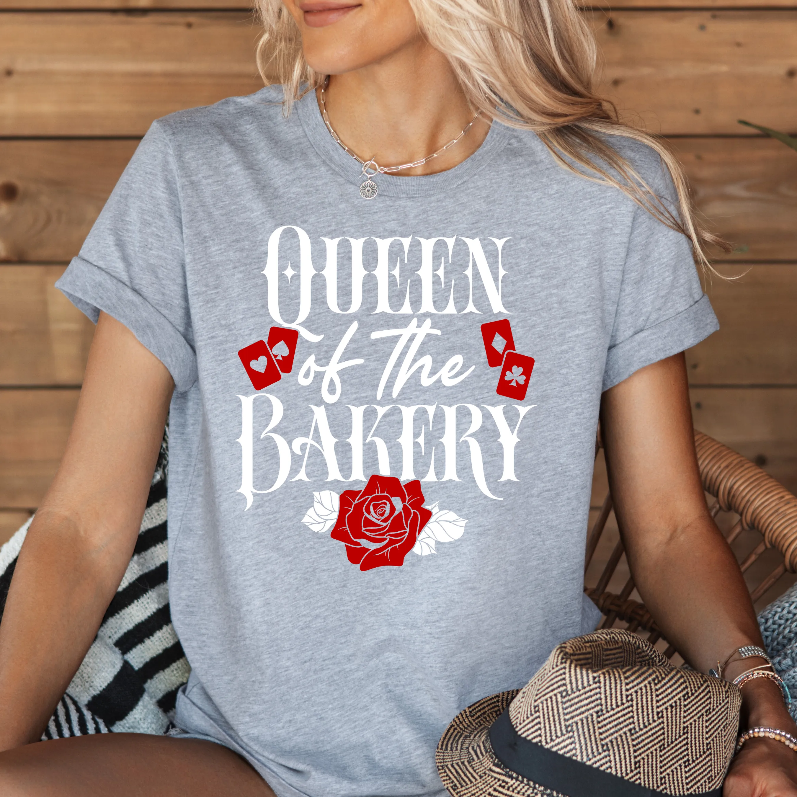 Queen Of The Bakery - T-Shirt
