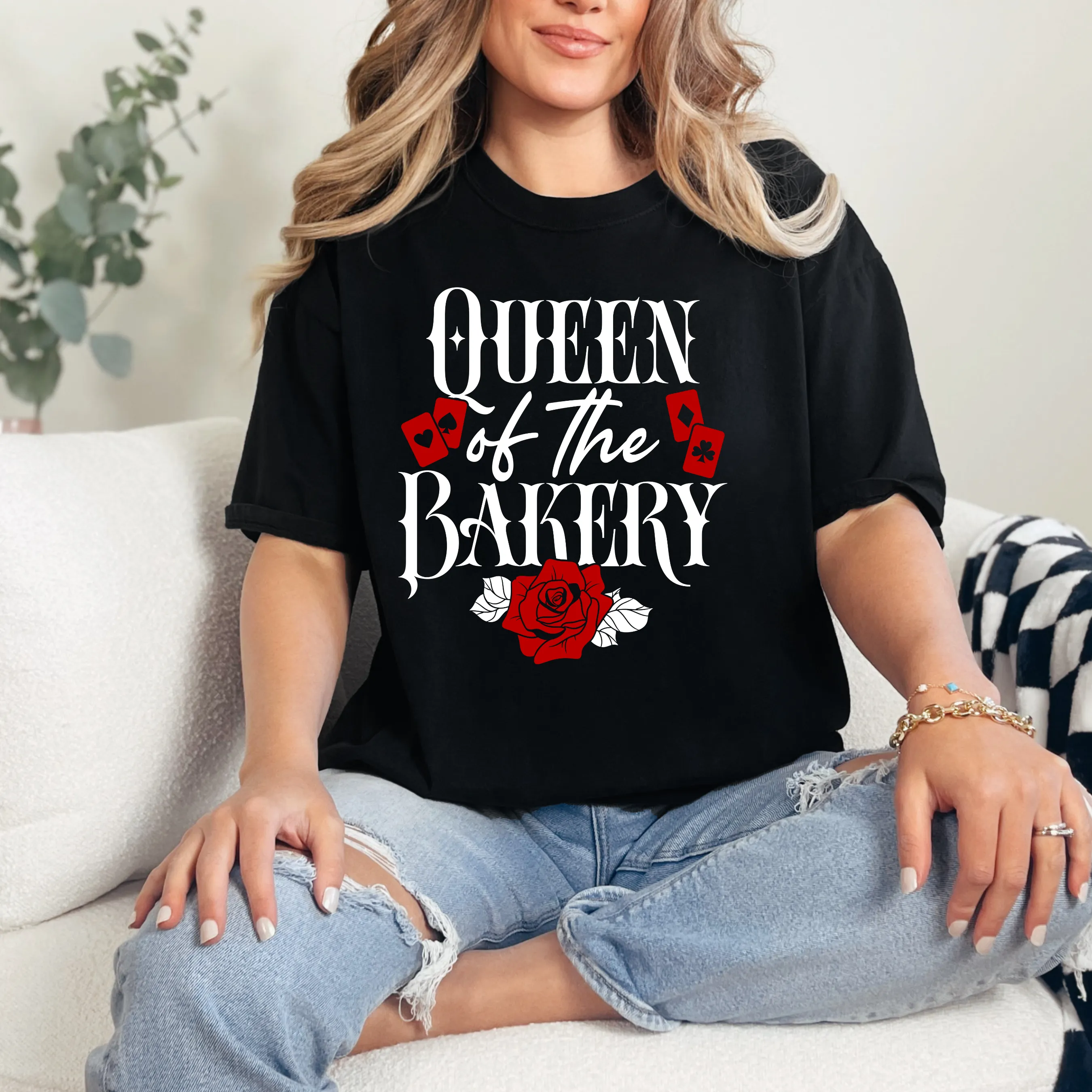Queen Of The Bakery - T-Shirt