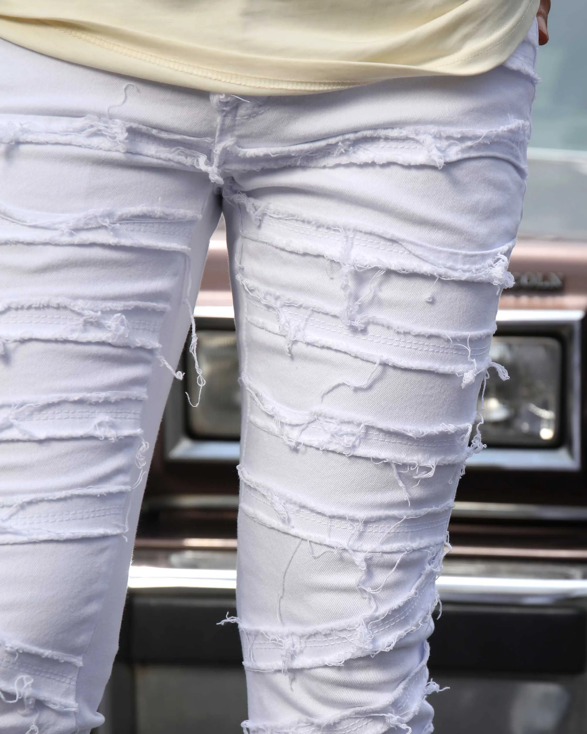 Retro Edge White Flared Jeans with Raw Edge