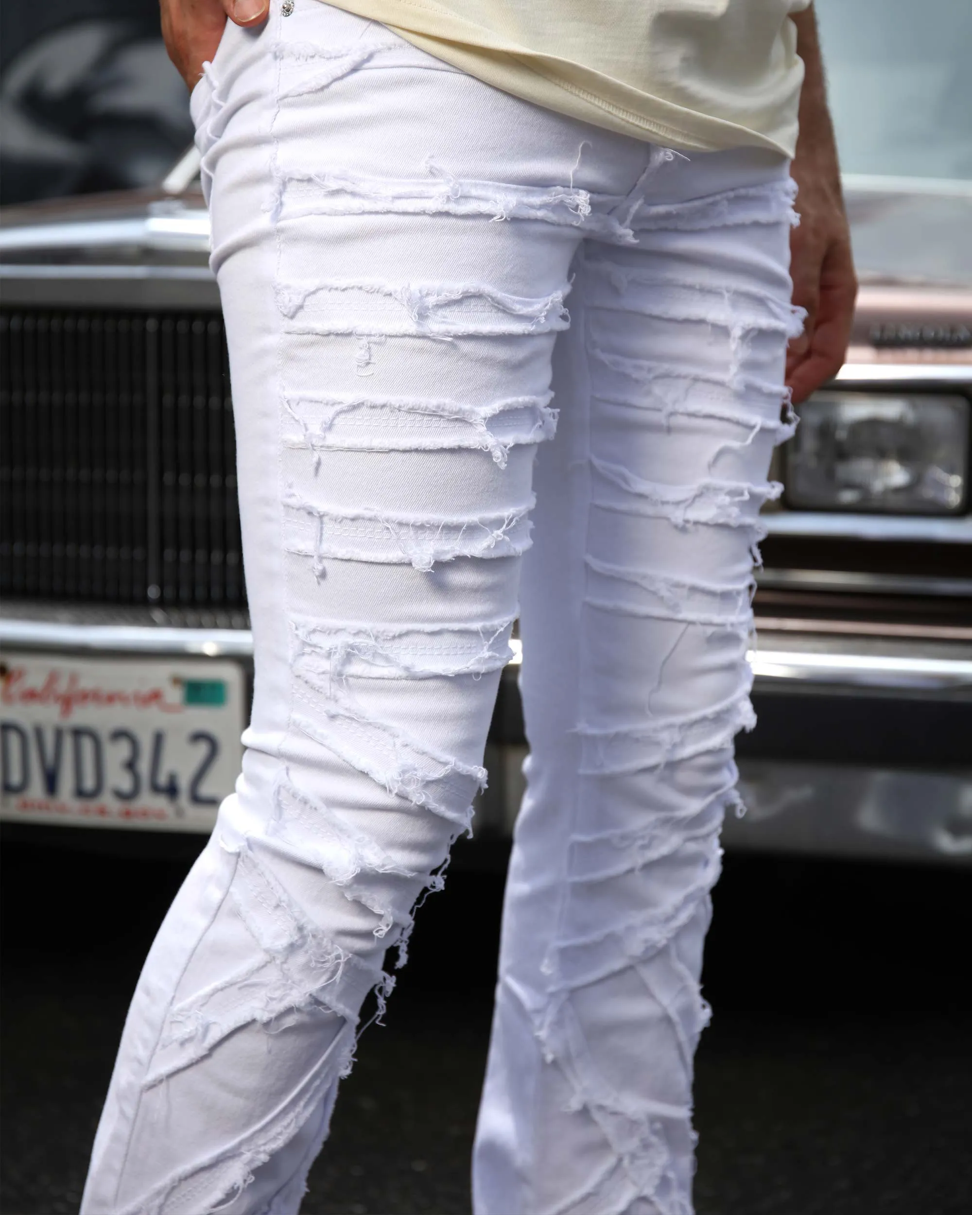 Retro Edge White Flared Jeans with Raw Edge