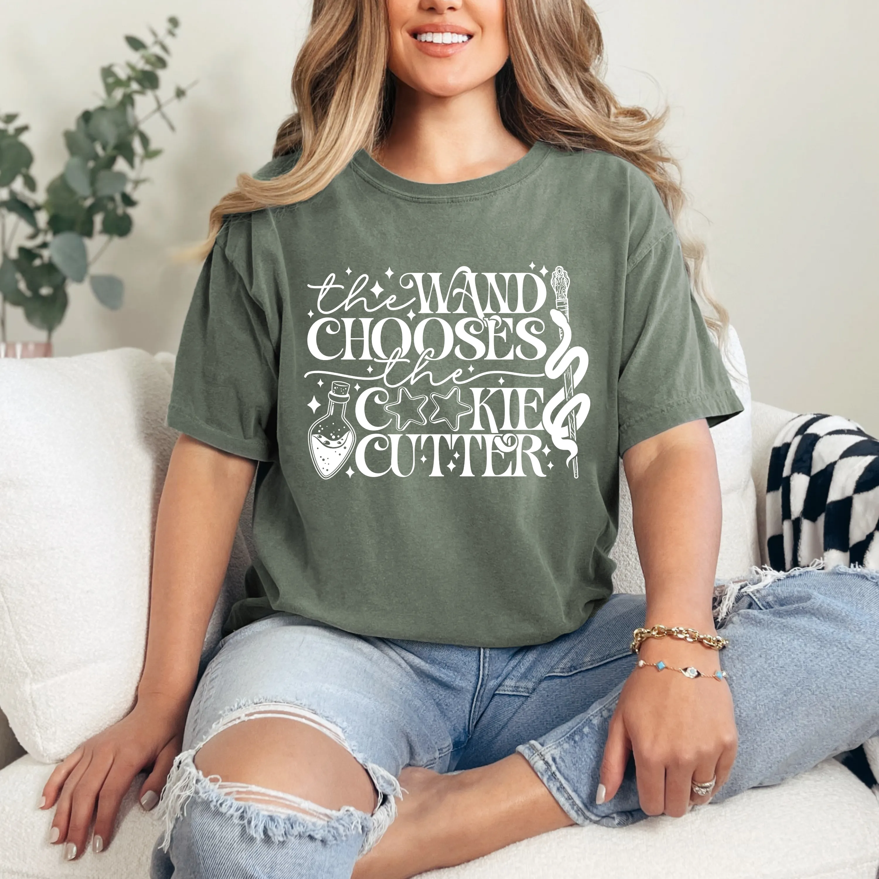 The Wand Chooses [White Design] - T-Shirt